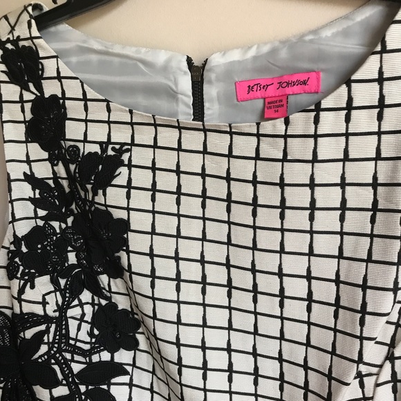 Betsey Johnson - Picture 2 of 5